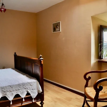 Chez Lucien Bed and Breakfast *